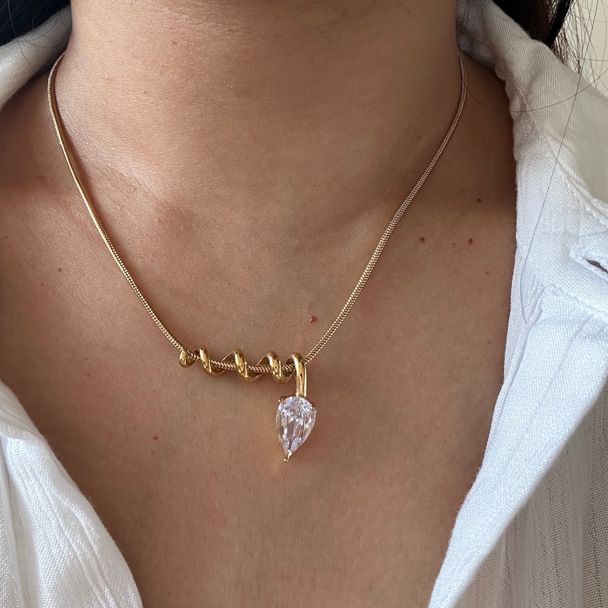 Twist drop Necklace