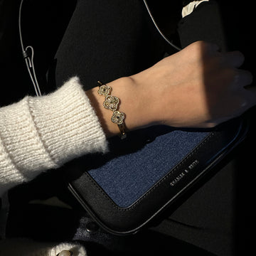 Three clover kada