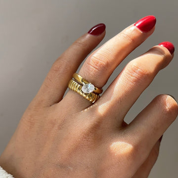 Beth adjustable ring