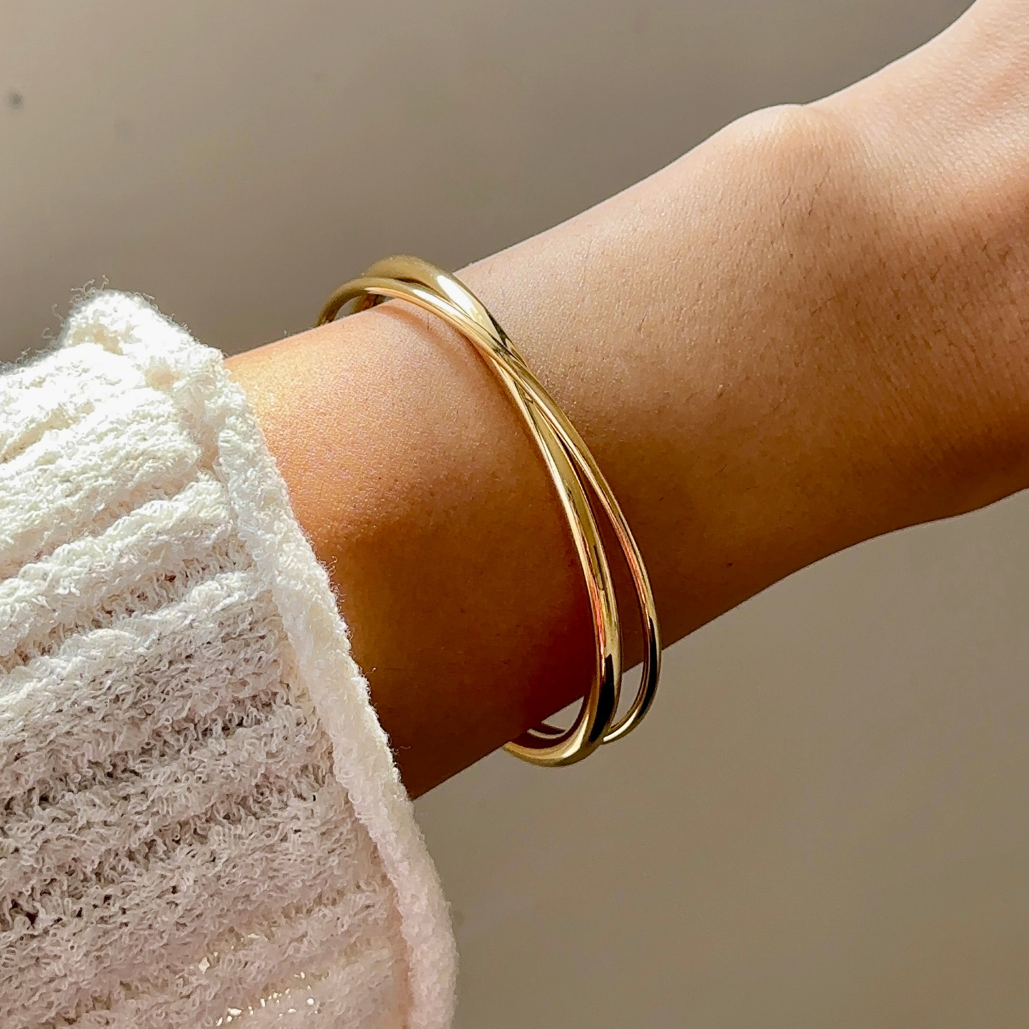 Simple double cross open cuff