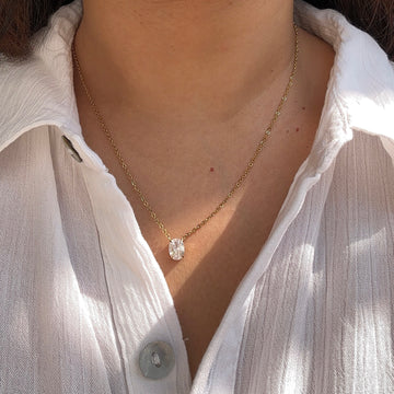 Oval-shaped diamond necklace