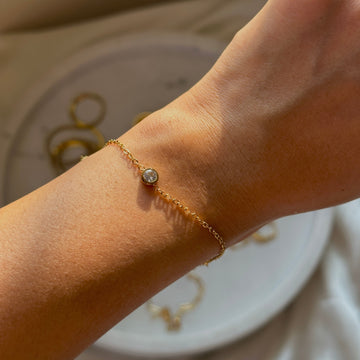Single stone bracelet