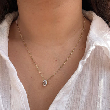 Oval-shaped diamond necklace