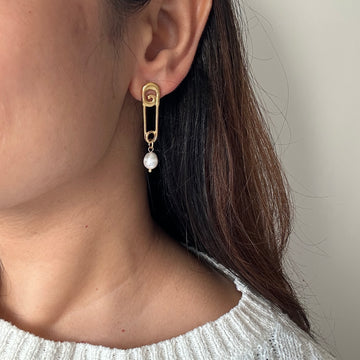 Safety pin Gold earring