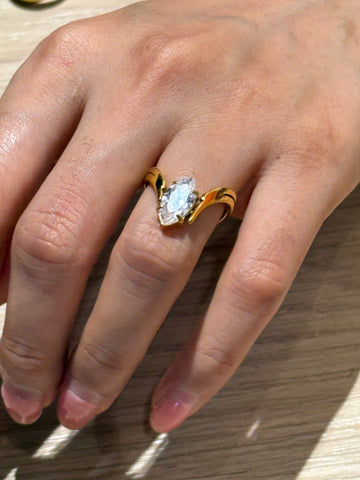 Oval solitaire diamond ring