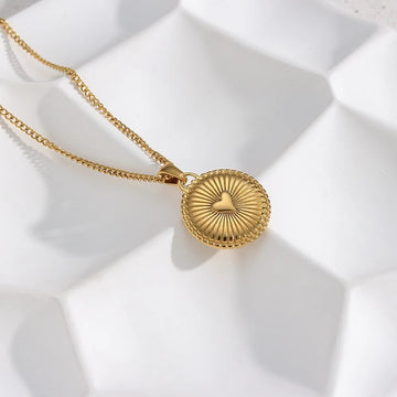 Juliet heart necklace