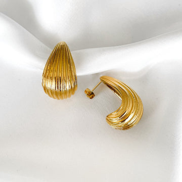 Bottega Teardrop Ribbed Hoop Earring